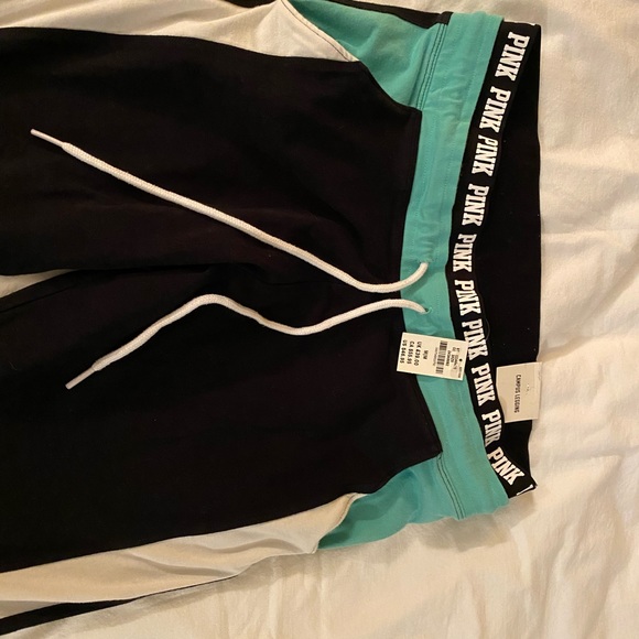 NWT☀️NEW🌟VS Pink leggings with pockets size MED - Picture 6 of 6